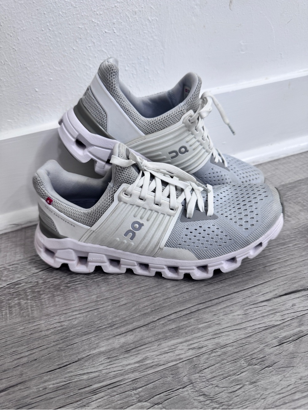 On Running Cloudswift Women's Running Shoes - Size 7.5 - Glacier / White